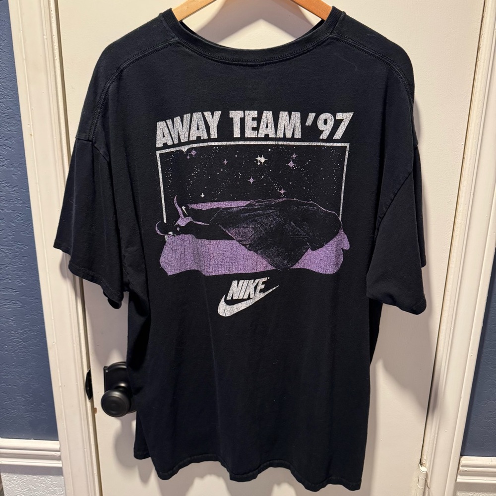 Nike Black and Purple Graphic Men's Tee